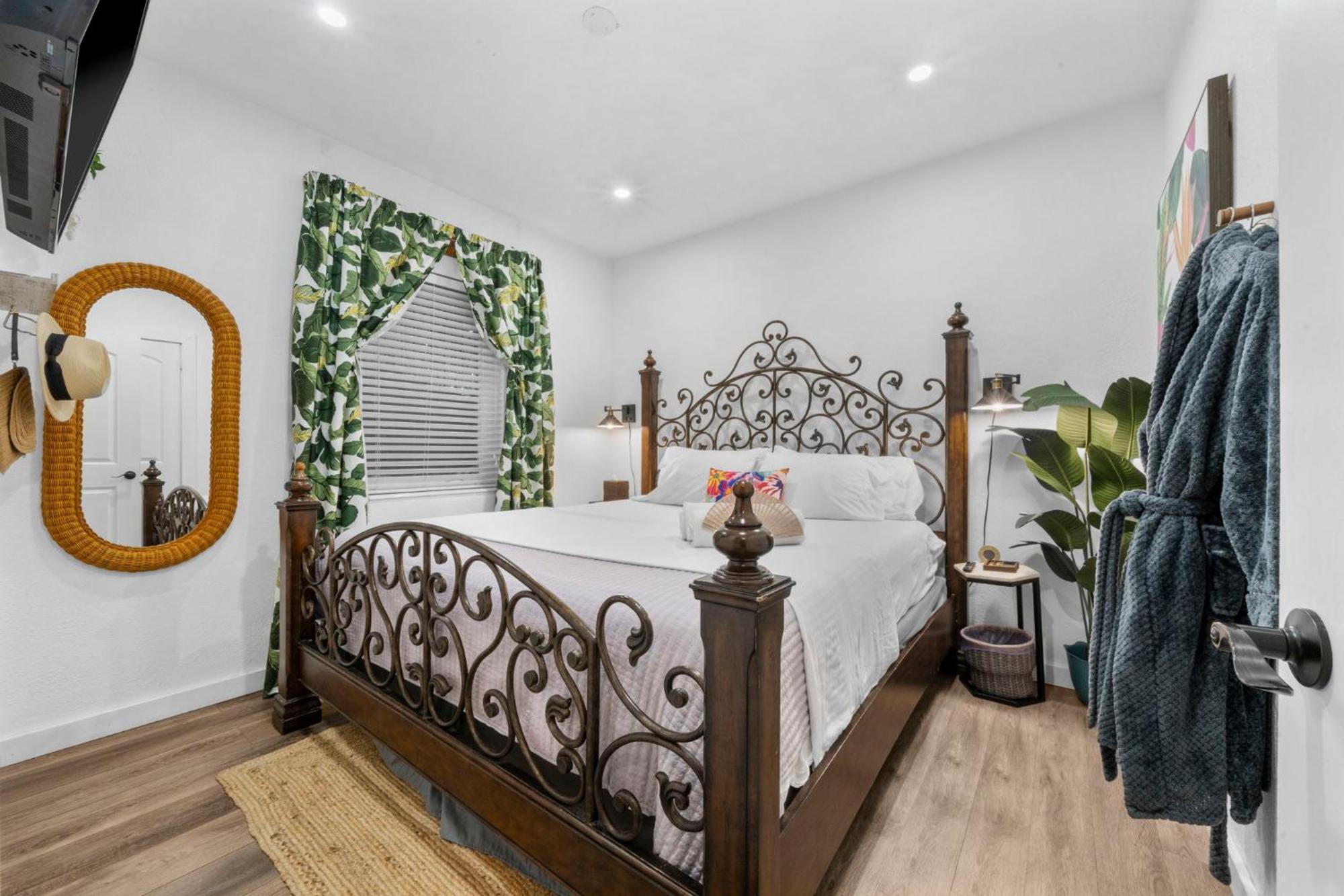 Stunning Little Havana Suites Close To Airport, Calle Ocho, Brickell, Wynwood And The Beaches - Free Parking Miami Zewnętrze zdjęcie
