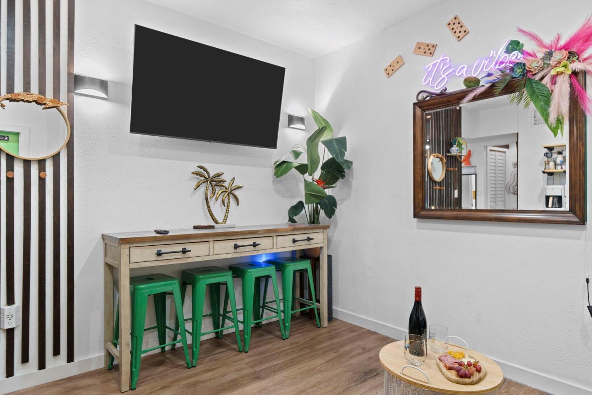 Stunning Little Havana Suites Close To Airport, Calle Ocho, Brickell, Wynwood And The Beaches - Free Parking Miami Zewnętrze zdjęcie