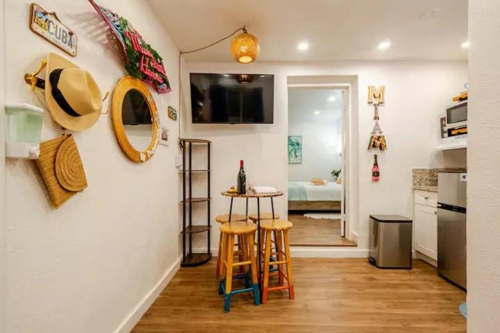Stunning Little Havana Suites Close To Airport, Calle Ocho, Brickell, Wynwood And The Beaches - Free Parking Miami Zewnętrze zdjęcie